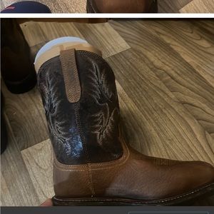 Brand new ariat sierra work boots. Brand new with tags and box